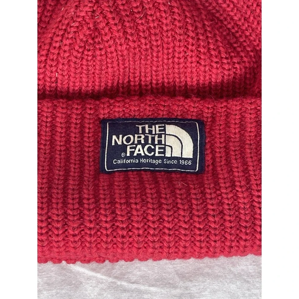 The North Face Red Ribbed Knit Beanie Hat Cotton Lined One Size Unisex Adults